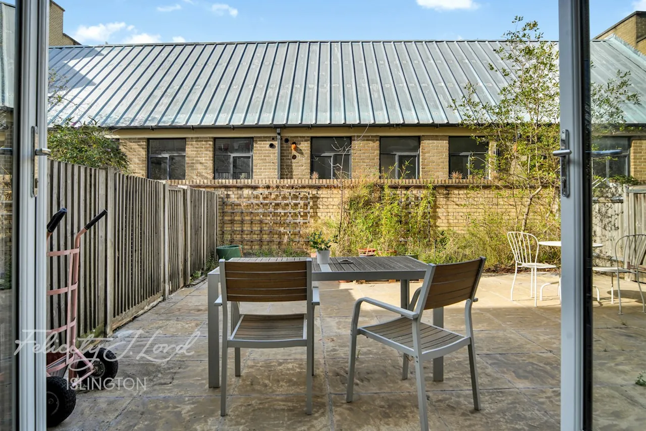 Essex Road, London, N1, photo 15