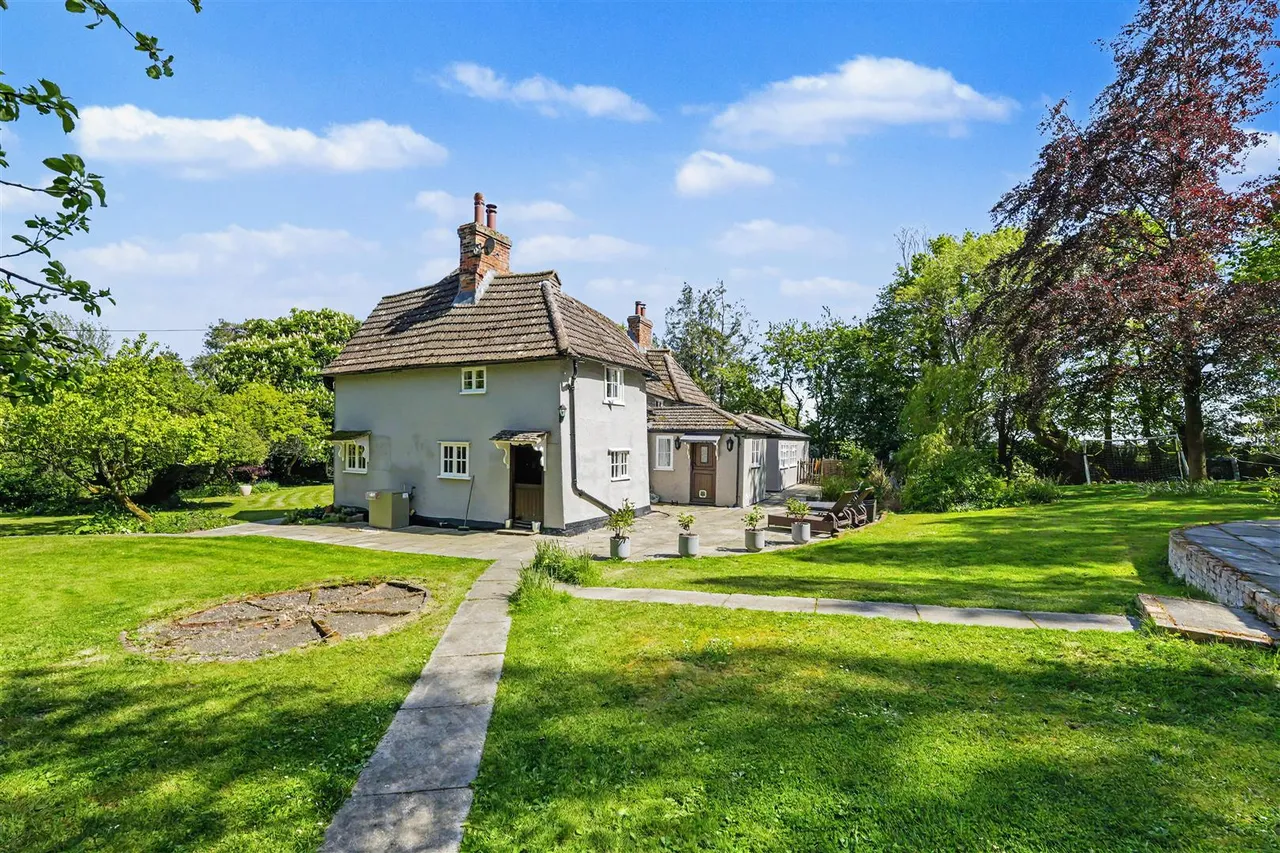 Tindon End, Great Sampford, CB10, photo 21