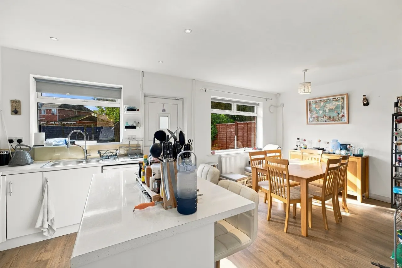 Boscombe Avenue, Eccles, M30, photo 3