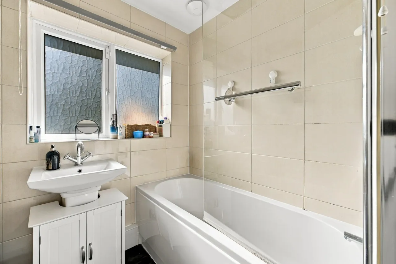 Boscombe Avenue, Eccles, M30, photo 16