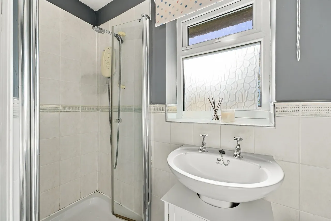 Boscombe Avenue, Eccles, M30, photo 11