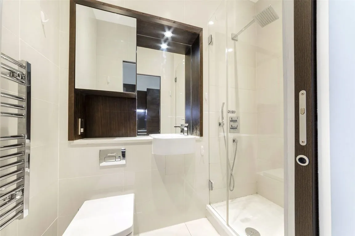 Albany House, London, photo 5