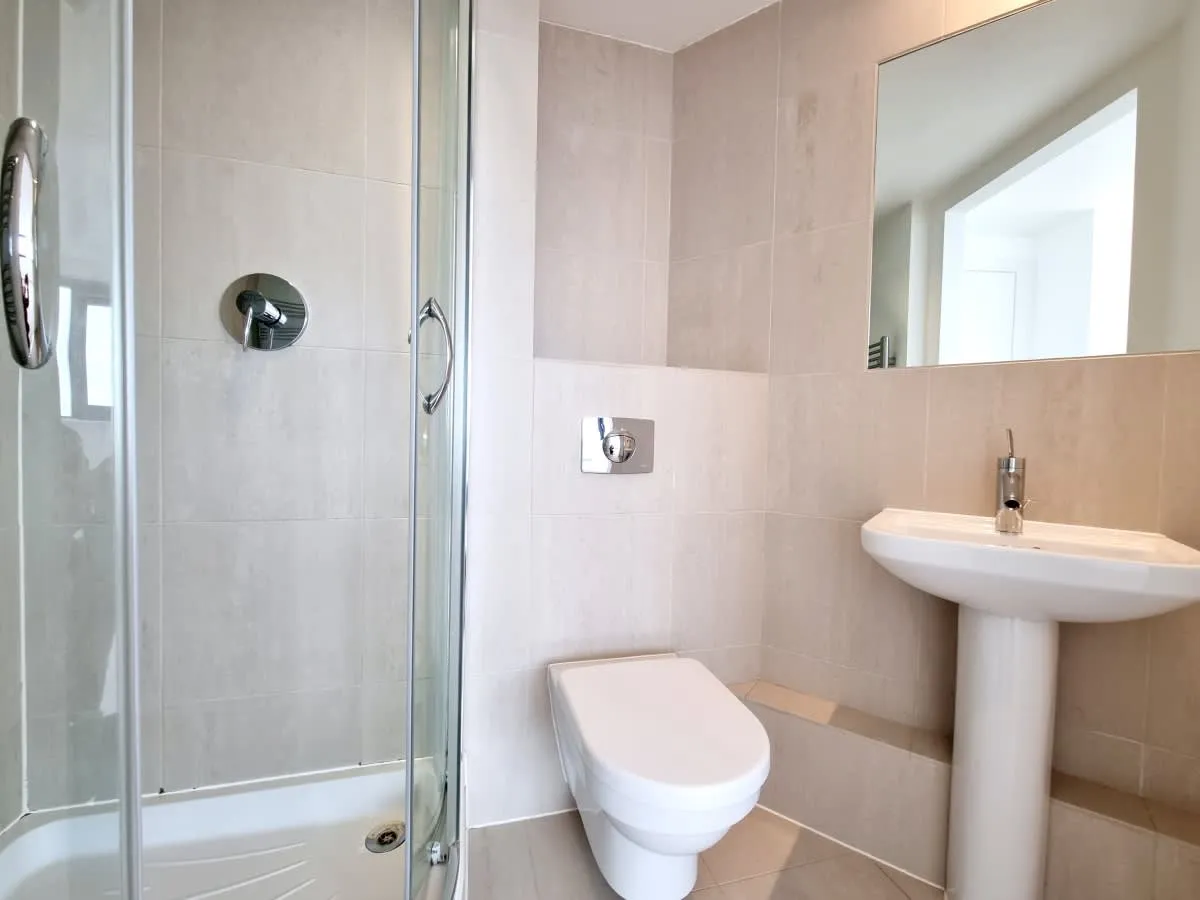 Bridgewater Place, Leeds, LS11, photo 9