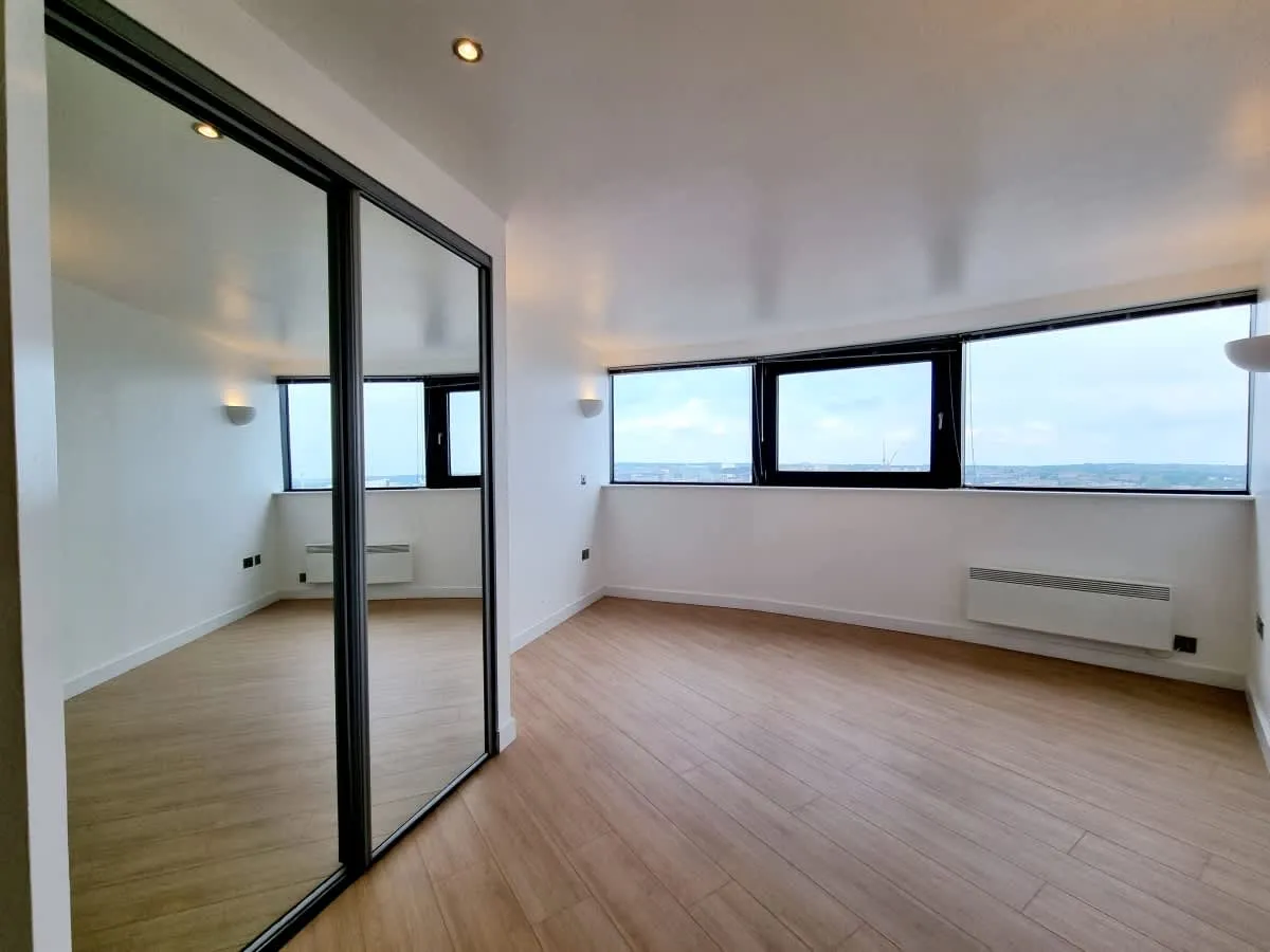Bridgewater Place, Leeds, LS11, photo 7
