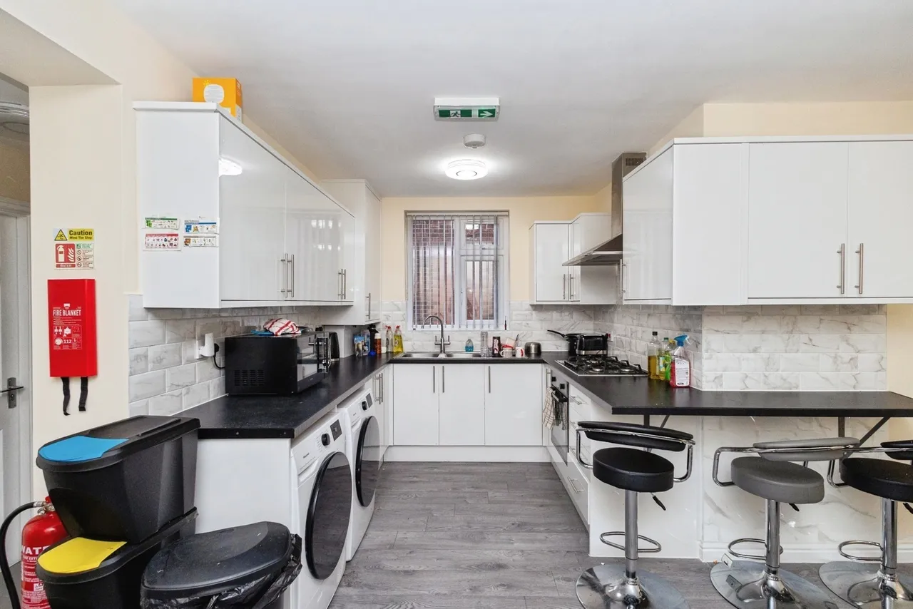 Parrs Wood Road, M20, photo 12