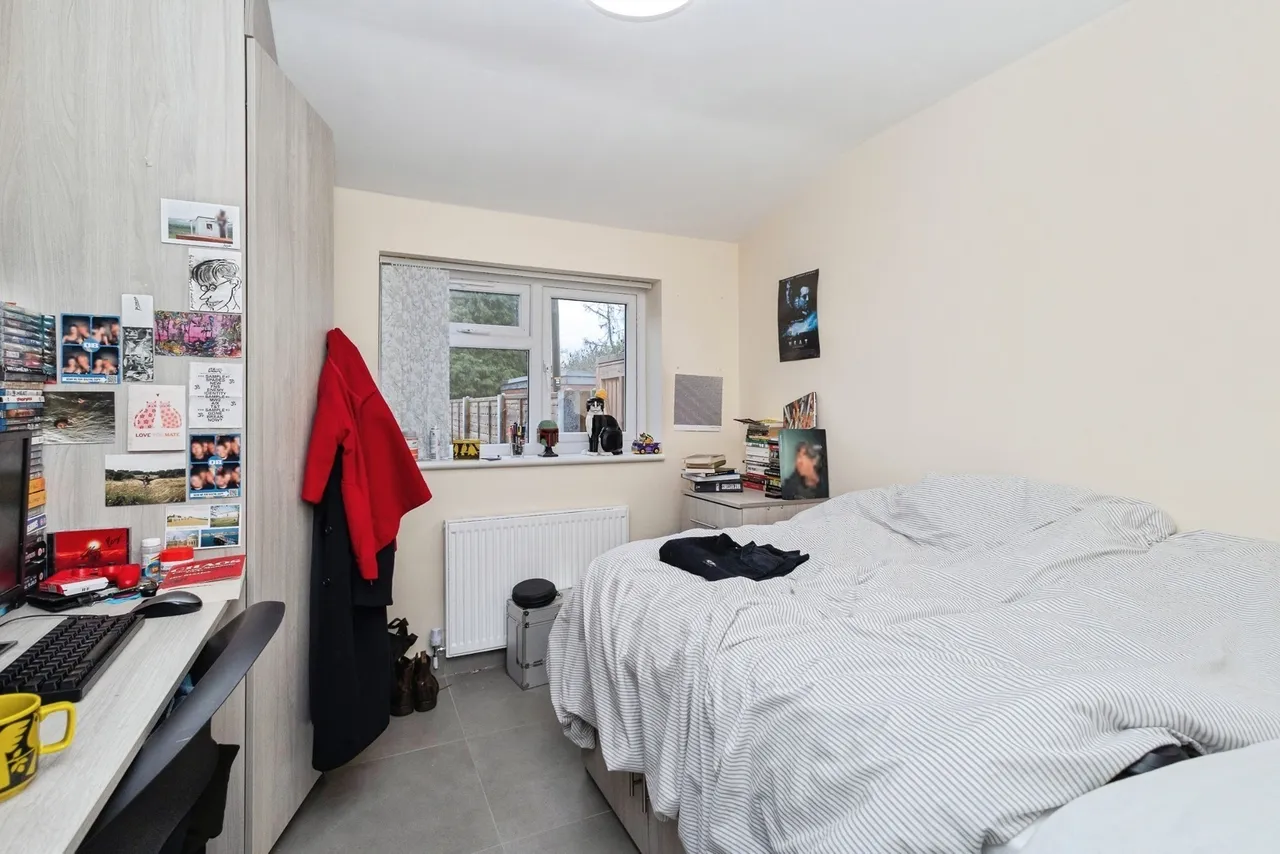 Parrs Wood Road, M20, photo 5