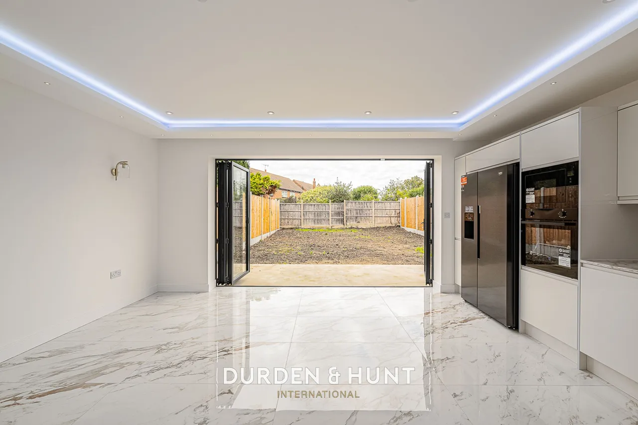 Ennerdale Avenue, Hornchurch, RM12, photo 9