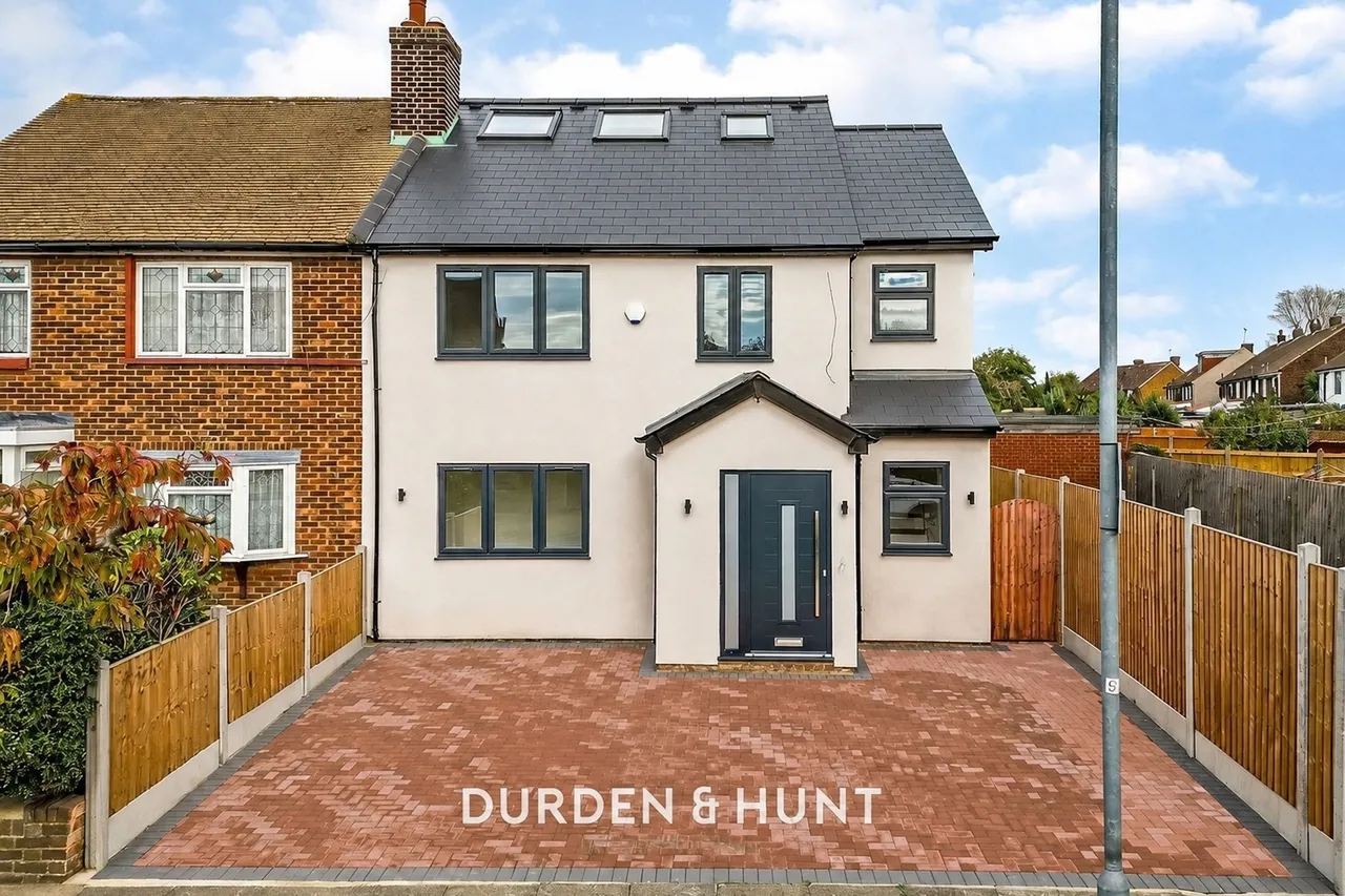 4 bed house for sale, Ennerdale Avenue, Hornchurch, RM12