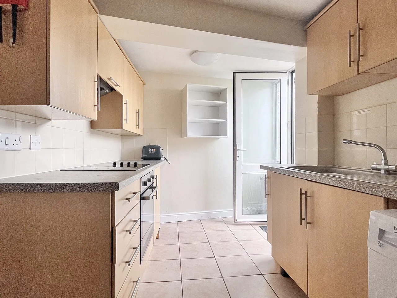 Room 2, 61, Worcester Street, Gloucester, GL1 3AW, photo 6