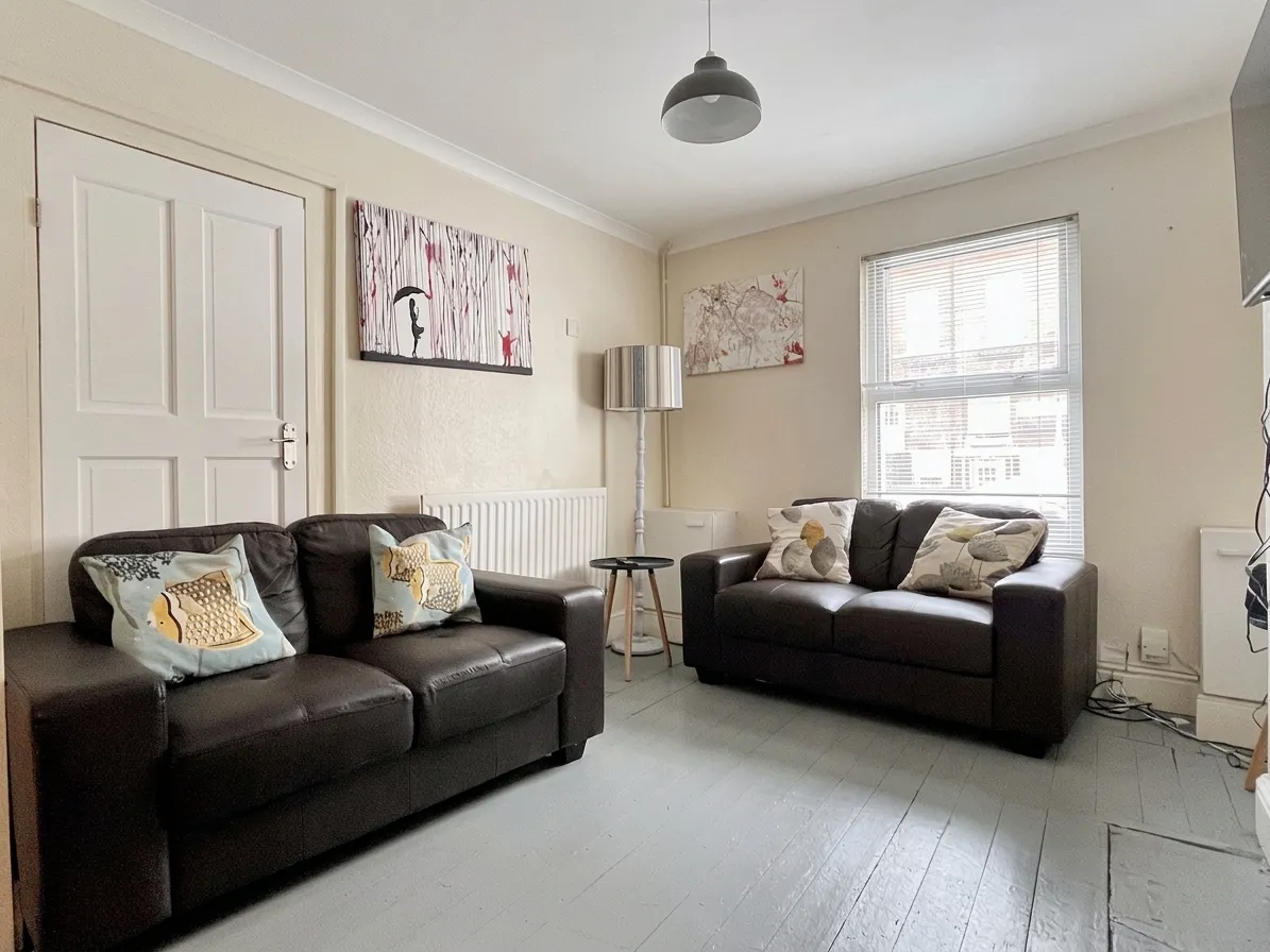 Room 2, 61, Worcester Street, Gloucester, GL1 3AW, photo 3