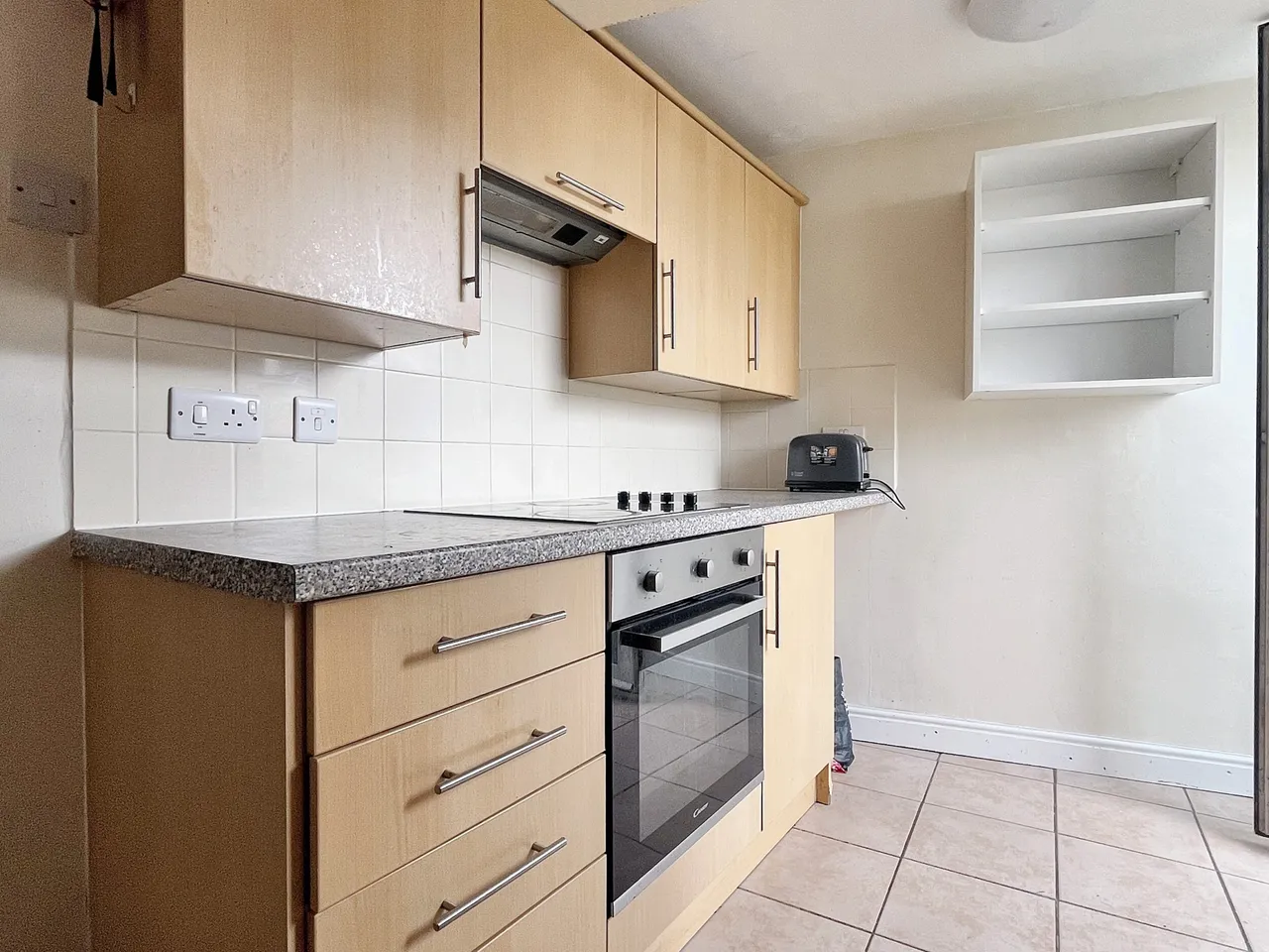 Room 2, 61, Worcester Street, Gloucester, GL1 3AW, photo 8