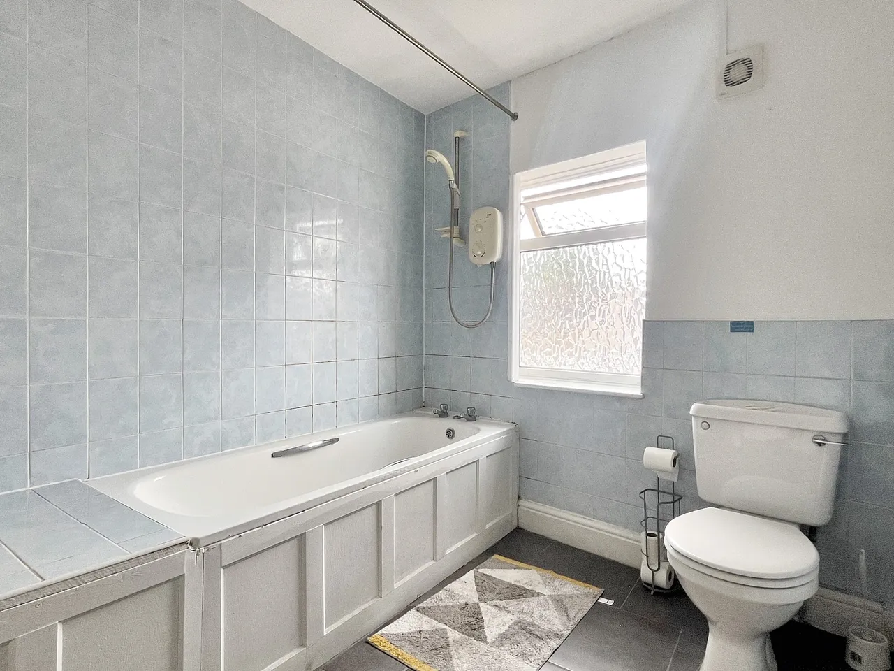 Room 2, 61, Worcester Street, Gloucester, GL1 3AW, photo 9