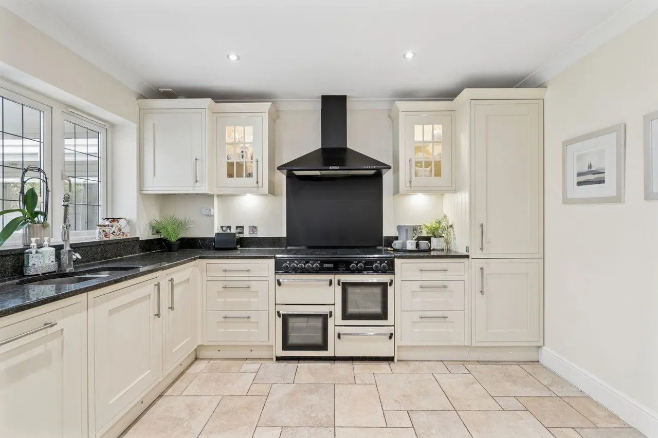 Downley Road, Naphill, HP14, photo 5