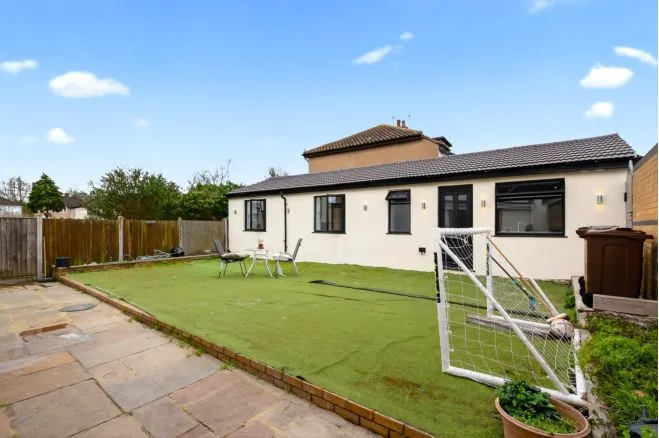 Eastbrook Drive, Romford, RM7, photo 3