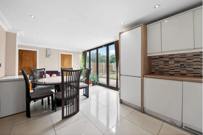 Eastbrook Drive, Romford, RM7, photo 2