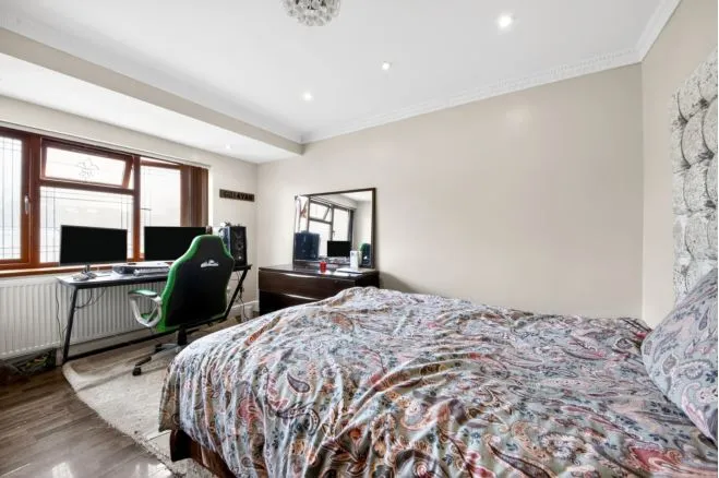 Eastbrook Drive, Romford, RM7, photo 17