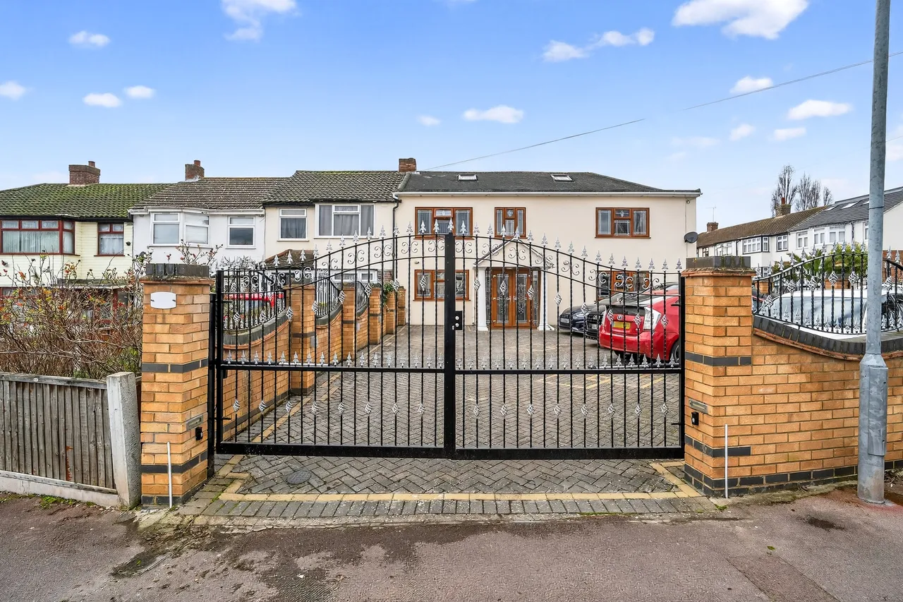 Eastbrook Drive, Romford, RM7, photo 30