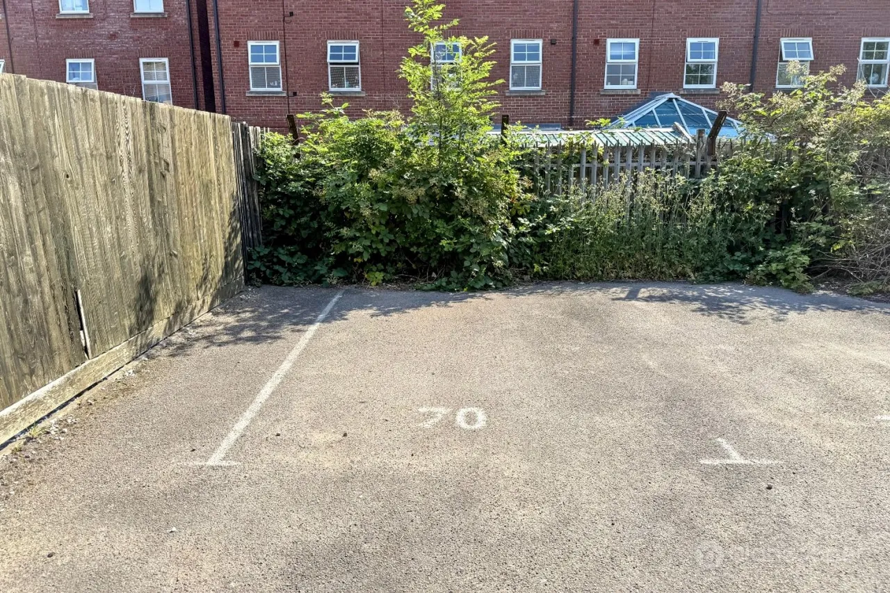 Kenilworth Drive, Weavers Green, CV11, photo 15
