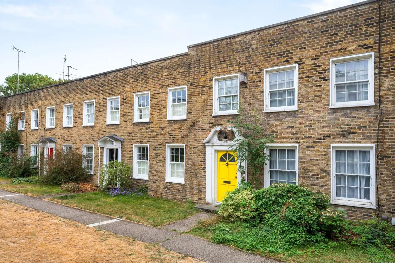 3 bed house for sale — St Pauls Road, Islington, London, N1 2LT