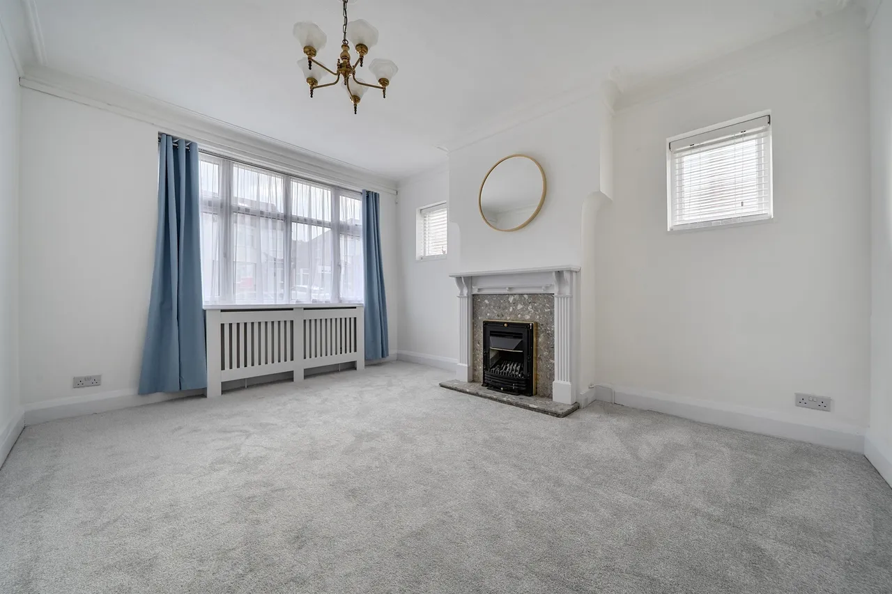 2 bed house for sale — Uvedale Road, Enfield