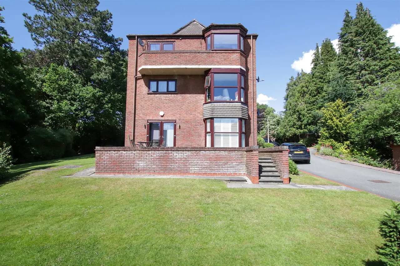 Park Road, Bowdon, WA14, photo 17