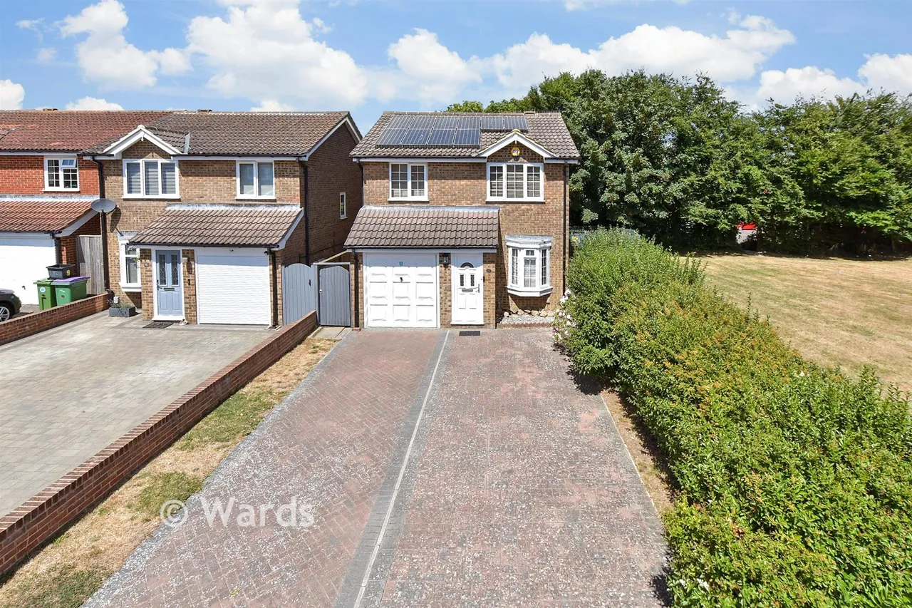 3 bed house for sale, Naseby Avenue, Folkestone, CT20