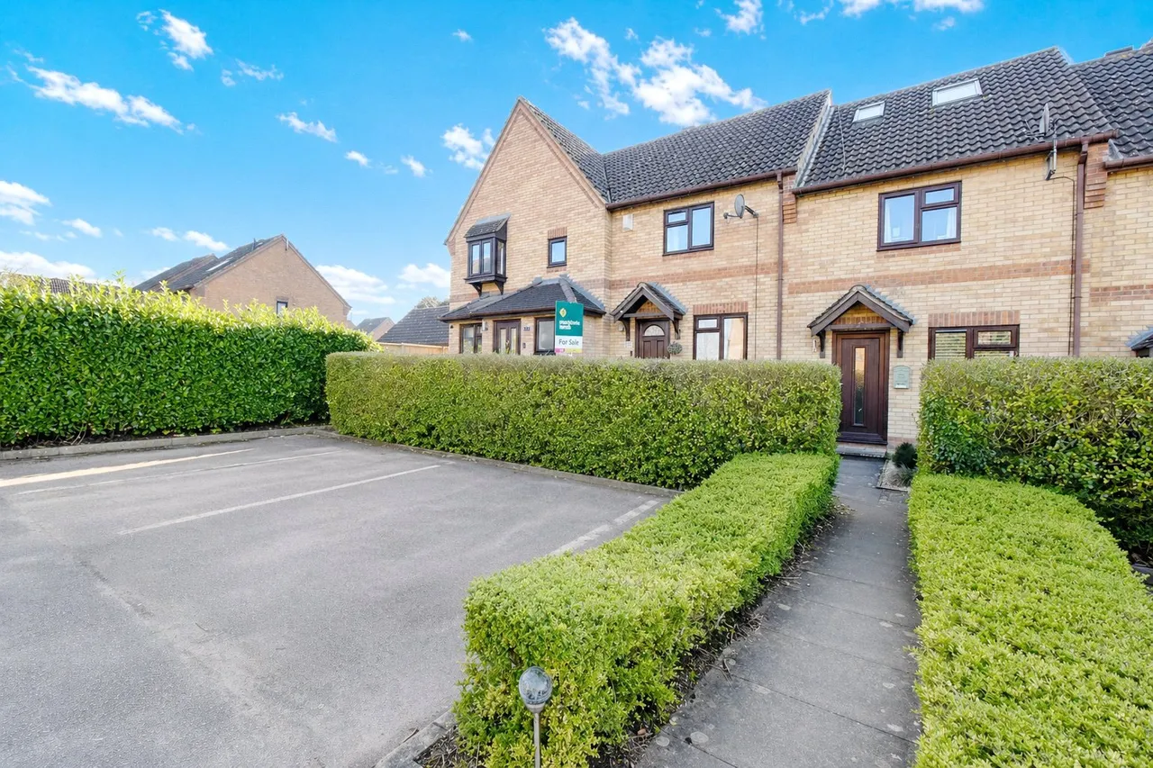 2 bed house for sale — Bowling Green Drive, Hook, Hampshire, RG27 9TZ