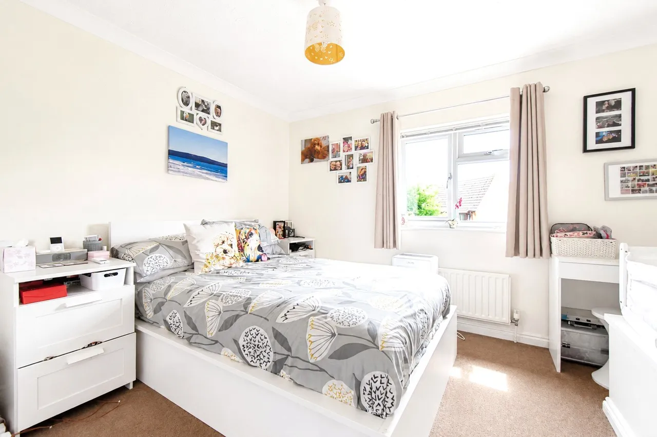 Bowling Green Drive, Hook, Hampshire, RG27 9TZ, photo 7