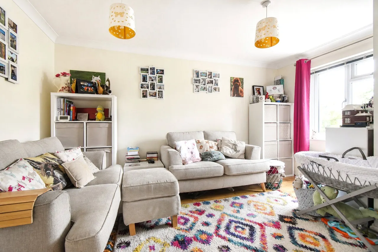 Bowling Green Drive, Hook, Hampshire, RG27 9TZ, photo 6