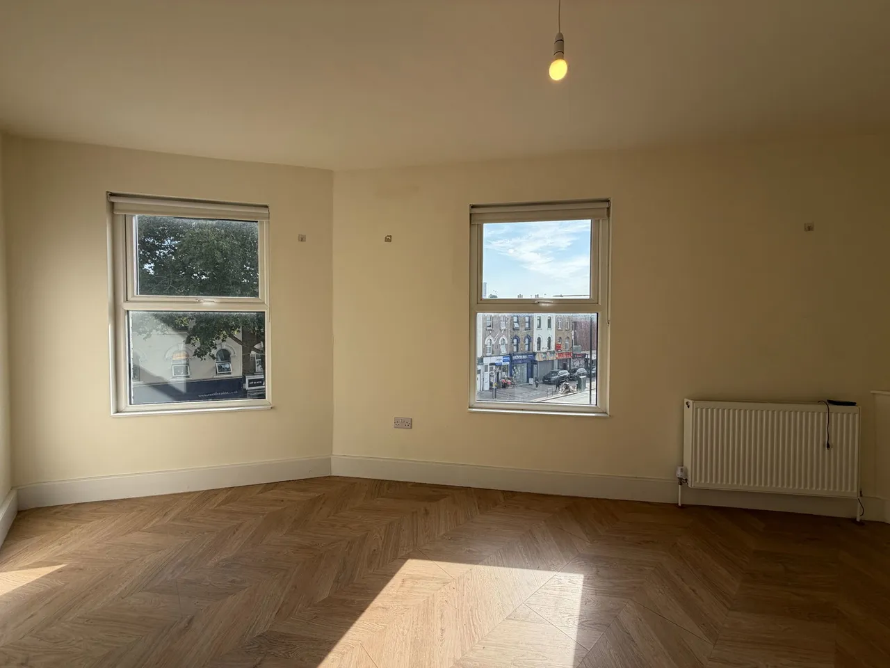 Barking Road, London, E13, photo 14