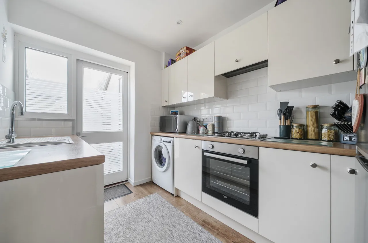 Kinross Crescent, Drayton, PO6, photo 4