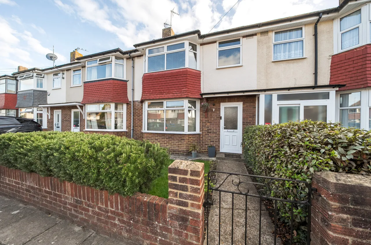 Kinross Crescent, Drayton, PO6, photo 14