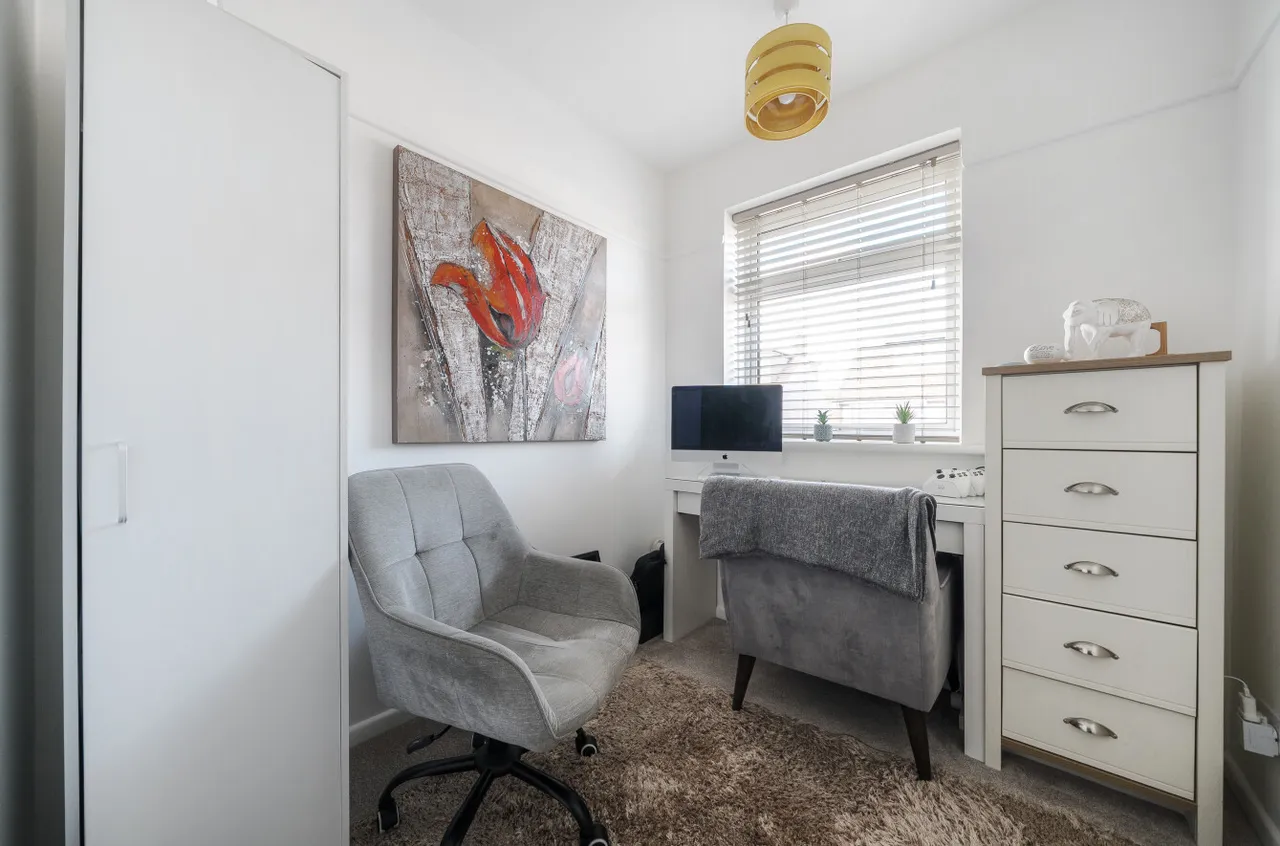 Kinross Crescent, Drayton, PO6, photo 10