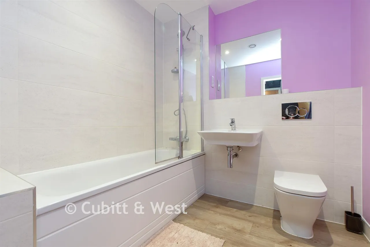 Marketfield Way, Redhill, RH1, photo 12