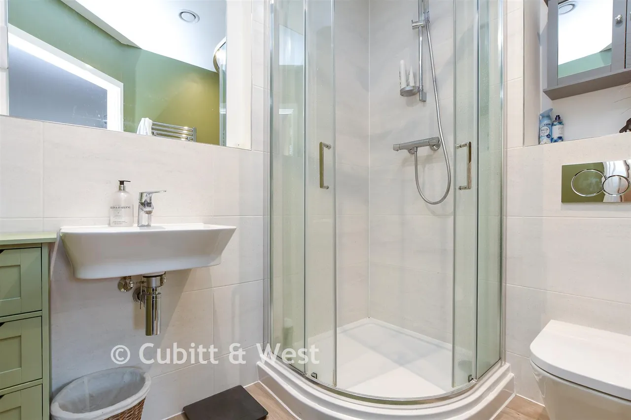 Marketfield Way, Redhill, RH1, photo 10