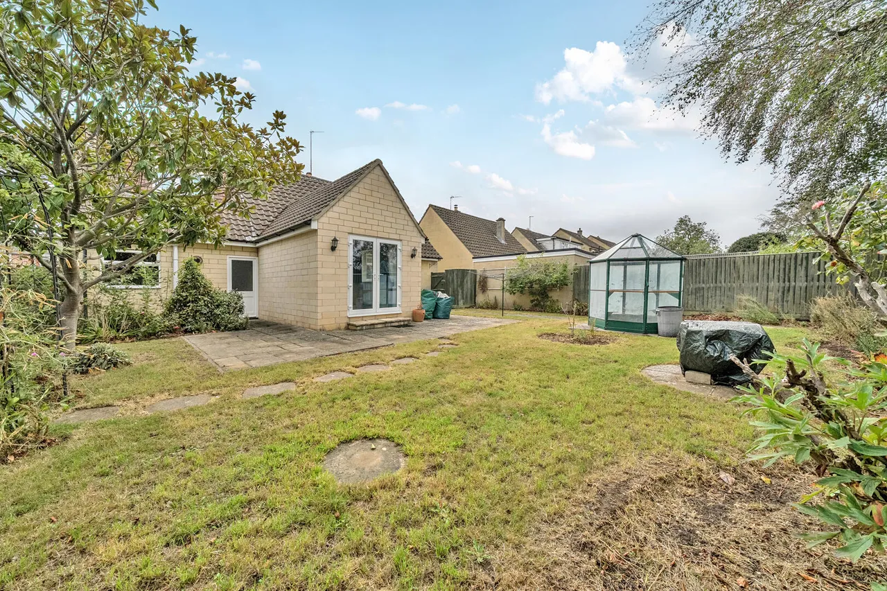 Cleveland Gardens, Trowbridge, BA14, photo 6