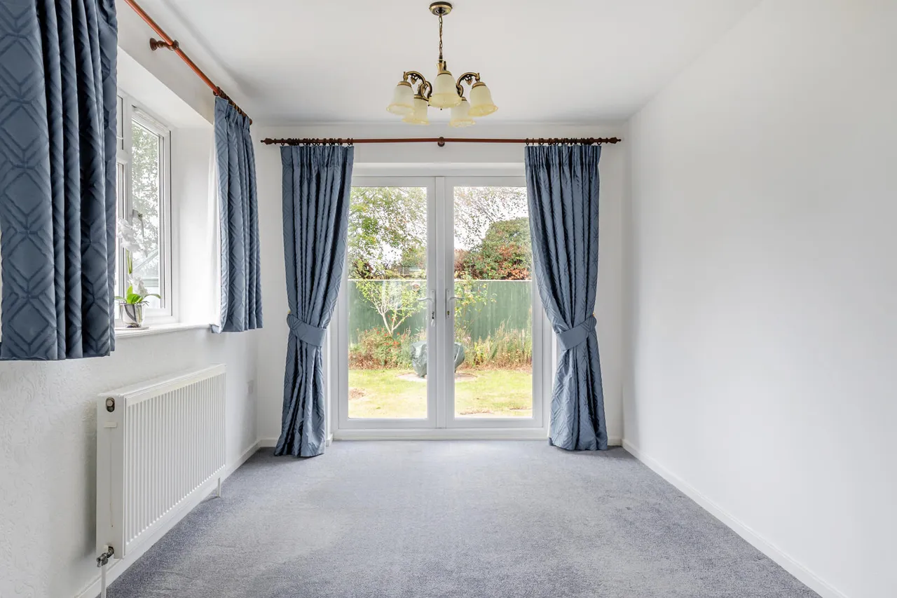 Cleveland Gardens, Trowbridge, BA14, photo 4