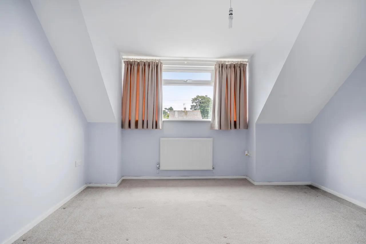 Cleveland Gardens, Trowbridge, BA14, photo 8