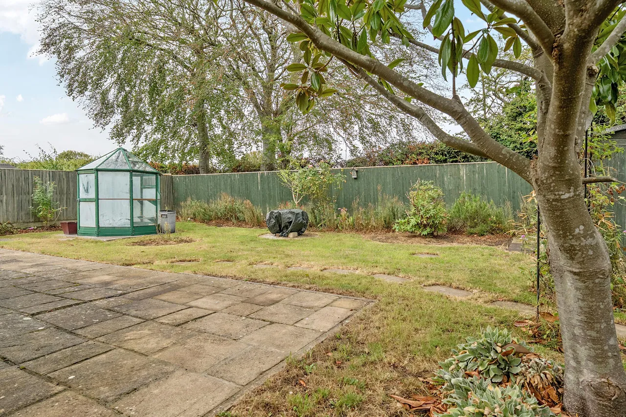 Cleveland Gardens, Trowbridge, BA14, photo 15
