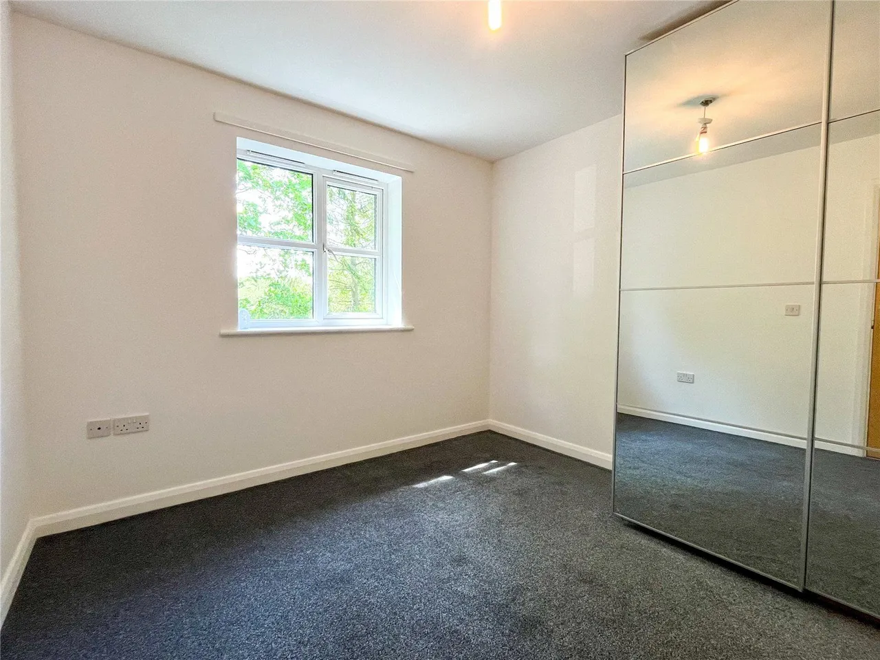 Hopkinson Close, Uppermill, OL3, photo 7