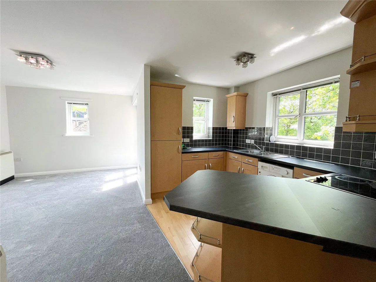 Hopkinson Close, Uppermill, OL3, photo 4