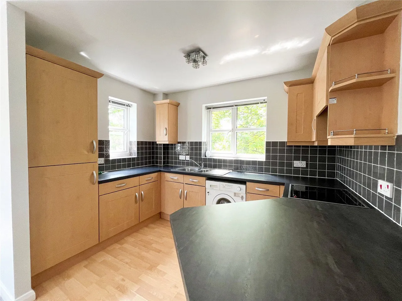Hopkinson Close, Uppermill, OL3, photo 3