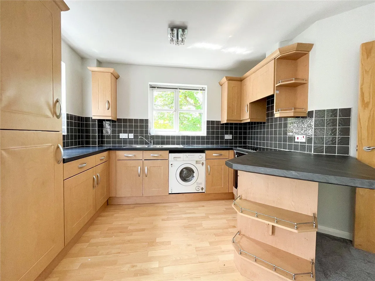 Hopkinson Close, Uppermill, OL3, photo 2