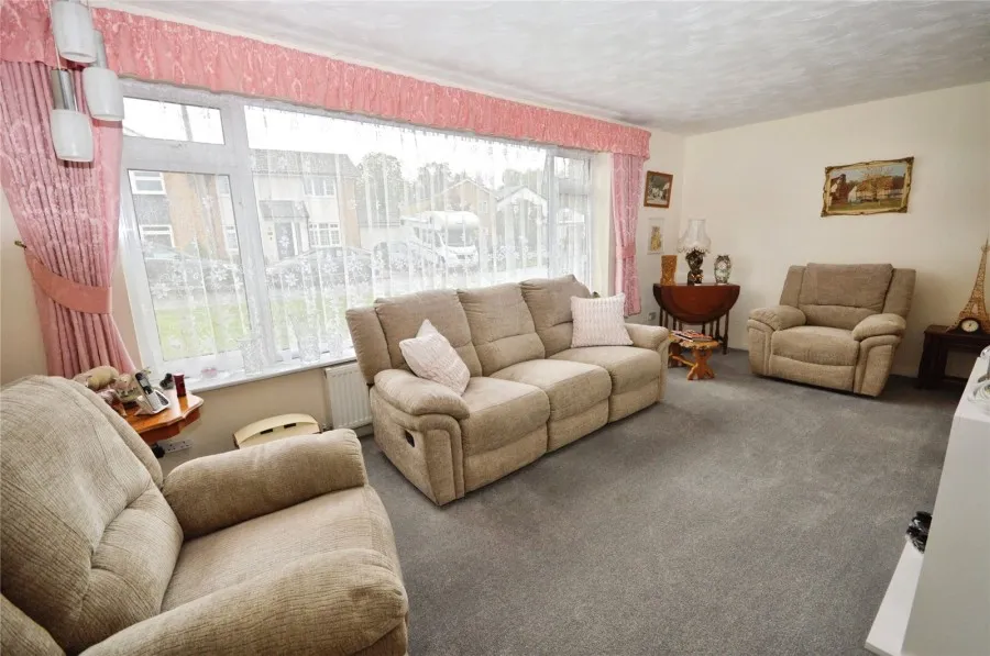 with 3 bedrooms in Bishop's Stortford, CM23, photo 2