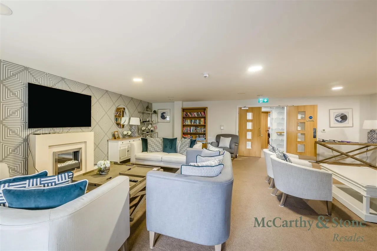 Pegs Lane, Hertford, SG13, photo 19