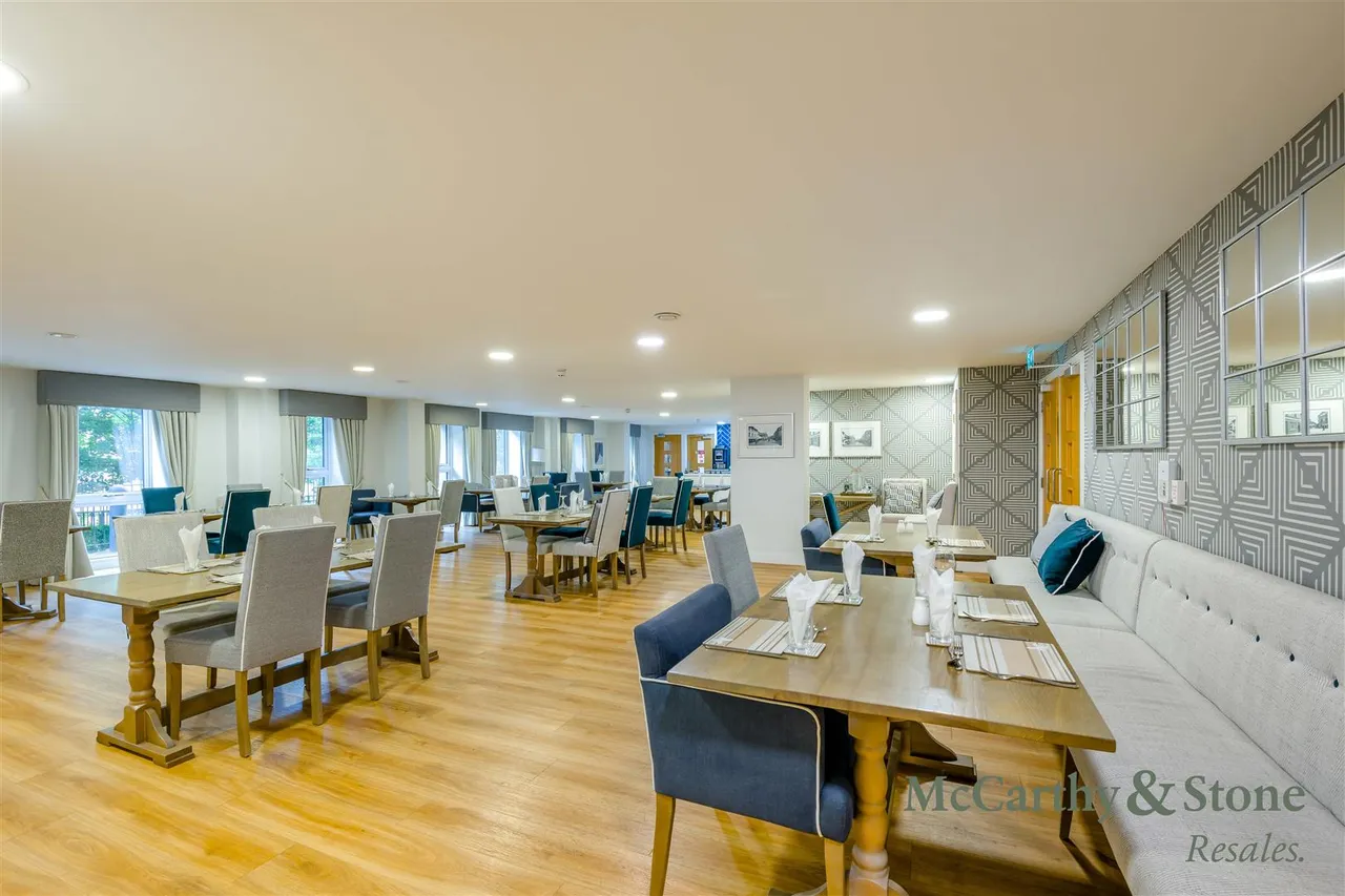 Pegs Lane, Hertford, SG13, photo 15