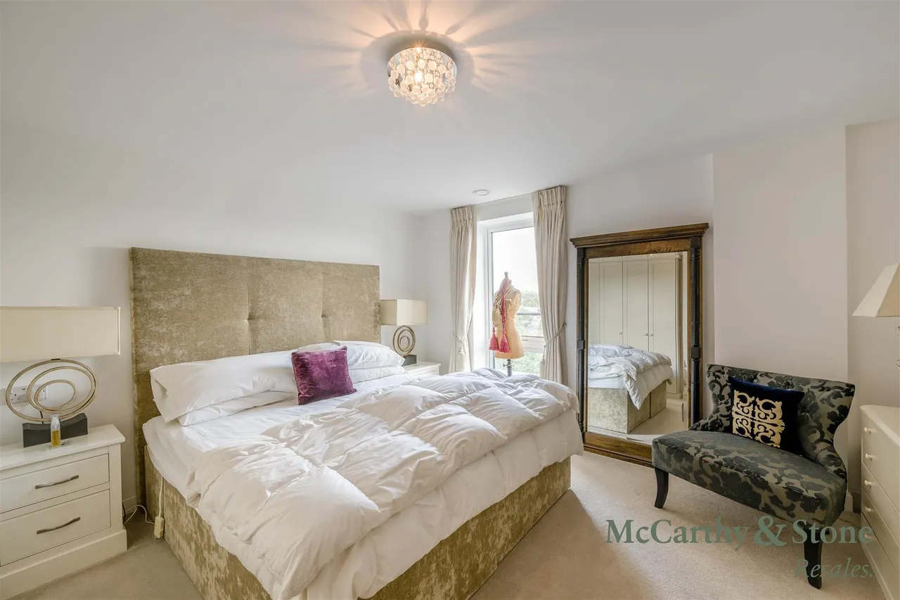 Pegs Lane, Hertford, SG13, photo 9