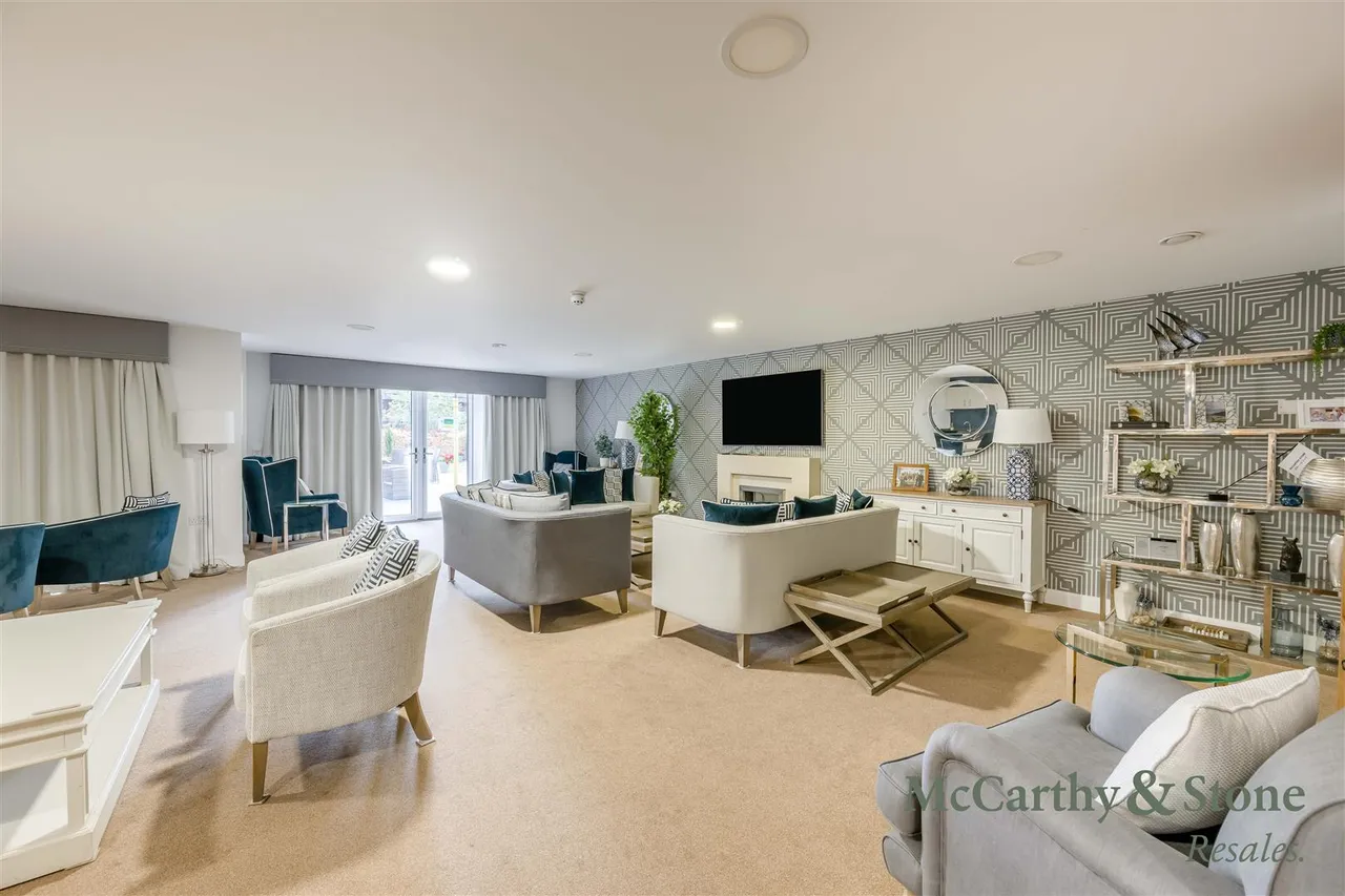 Pegs Lane, Hertford, SG13, photo 18