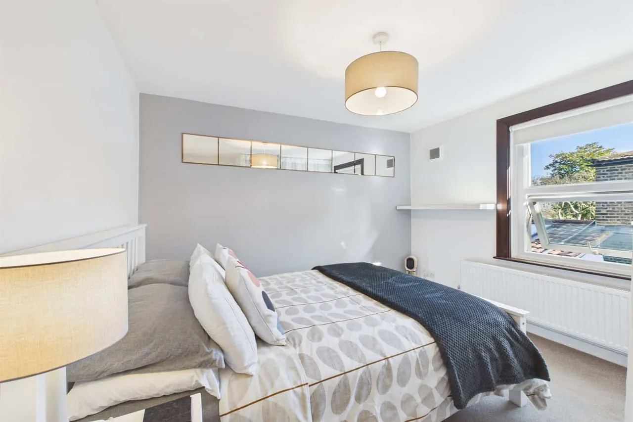 Colliers Wood, London, SW17 9DN, photo 6