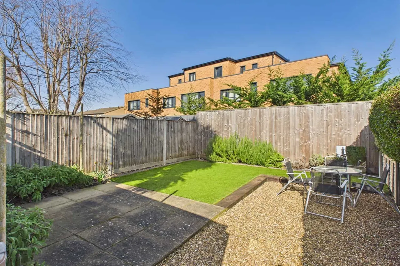 Colliers Wood, London, SW17 9DN, photo 15